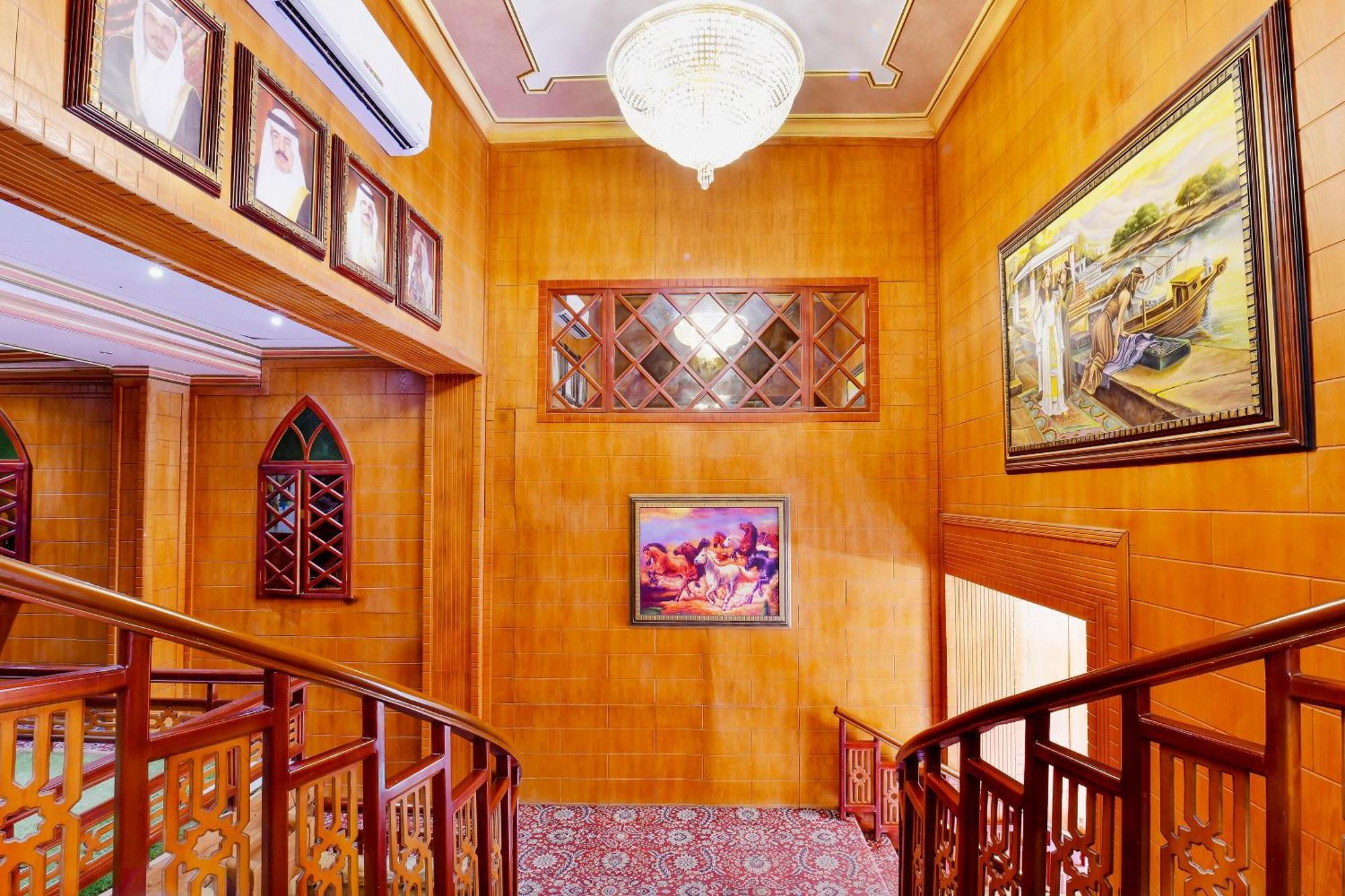 Capital O 125 Moon Plaza Hotel Manama Exterior photo